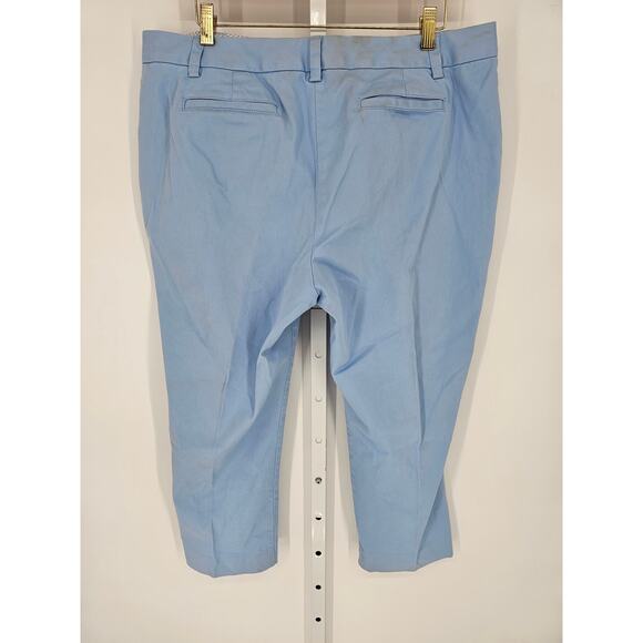 Land's End Women's Light Blue Mid Rise Straight Leg Cropped Pant Size 16P - Picture 4 of 6